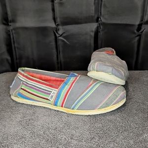 3/$10 TOMS Slide on Flat shoes Women's 6.5